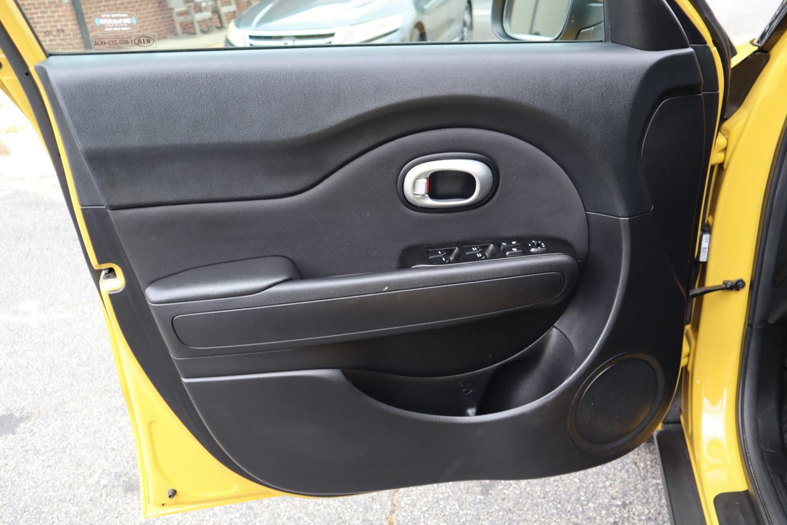 Used 2014 Kia Soul + FWD image 7