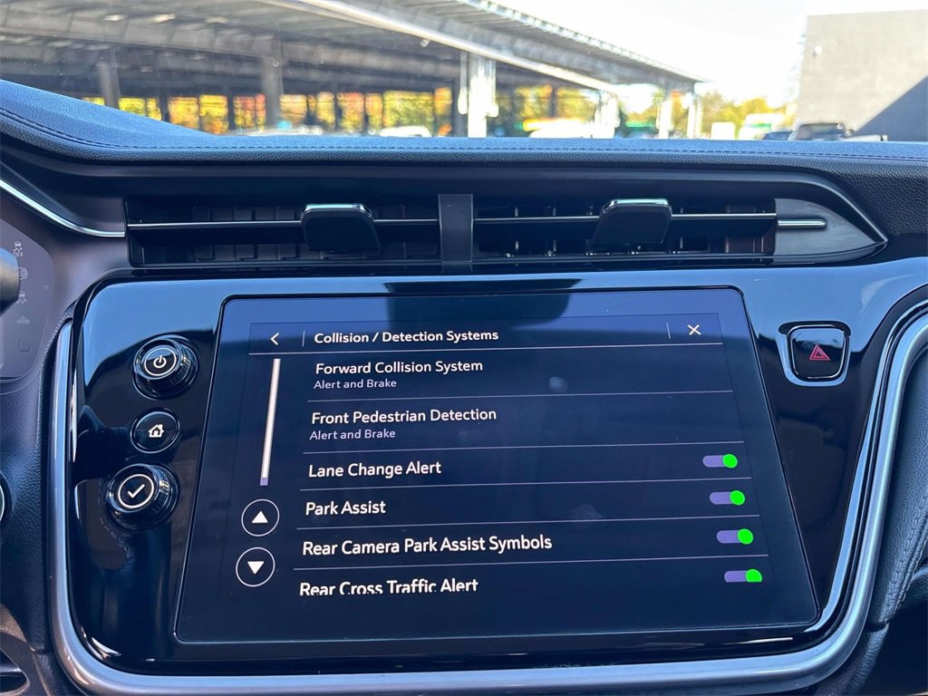 Used 2022 Chevrolet Bolt EUV LT w/ Comfort Package image 30