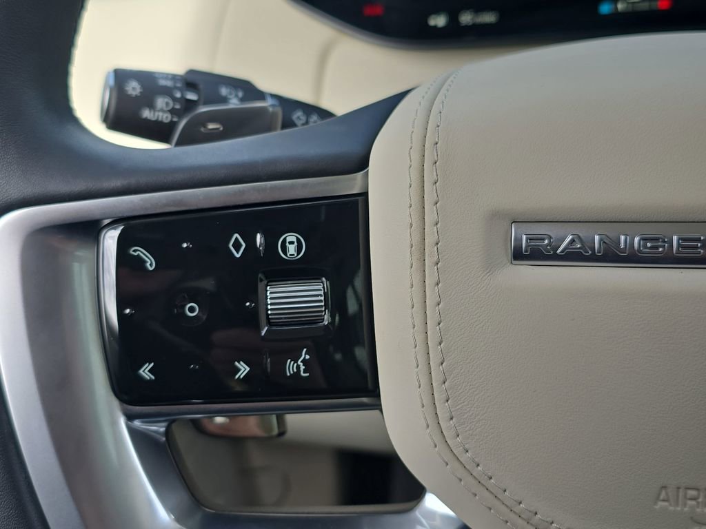 Certified 2025 Land Rover Range Rover SE AWD/4WD image 18
