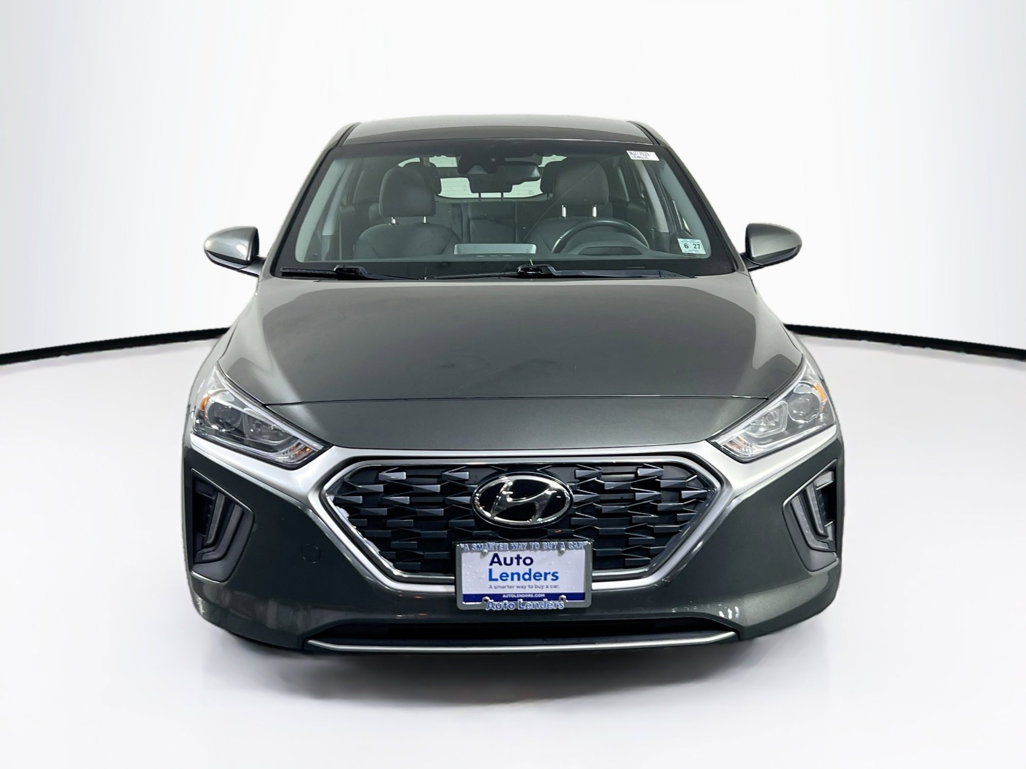 Used 2022 Hyundai Ioniq SE FWD image 2