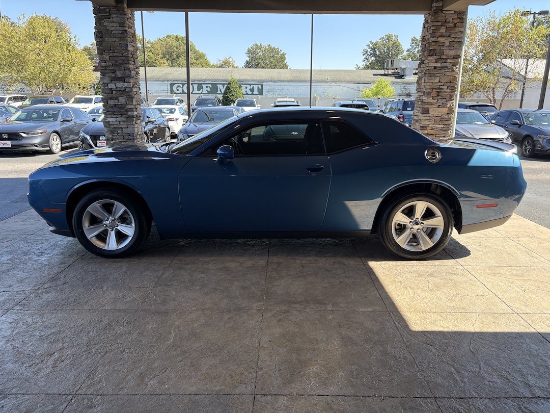 Used 2023 Dodge Challenger SXT RWD image 9