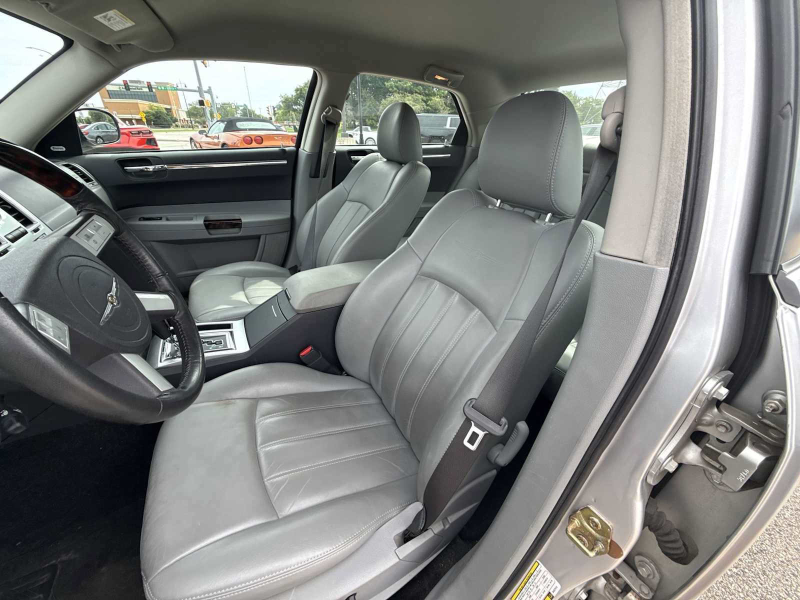 Used 2006 Chrysler 300 C w/ Sound Group II AWD/4WD image 18