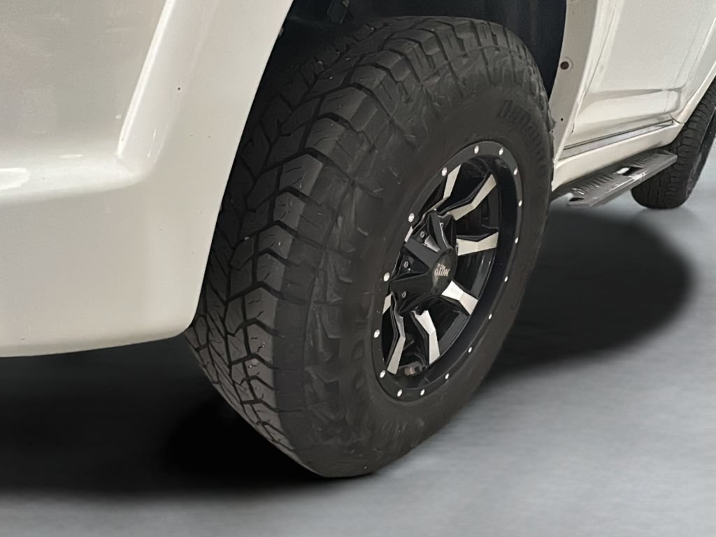 Used 2012 Toyota 4Runner SR5 AWD/4WD image 10