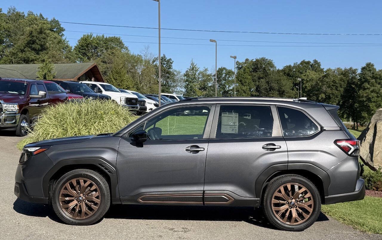 Used 2025 Subaru Forester Sport AWD/4WD image 2