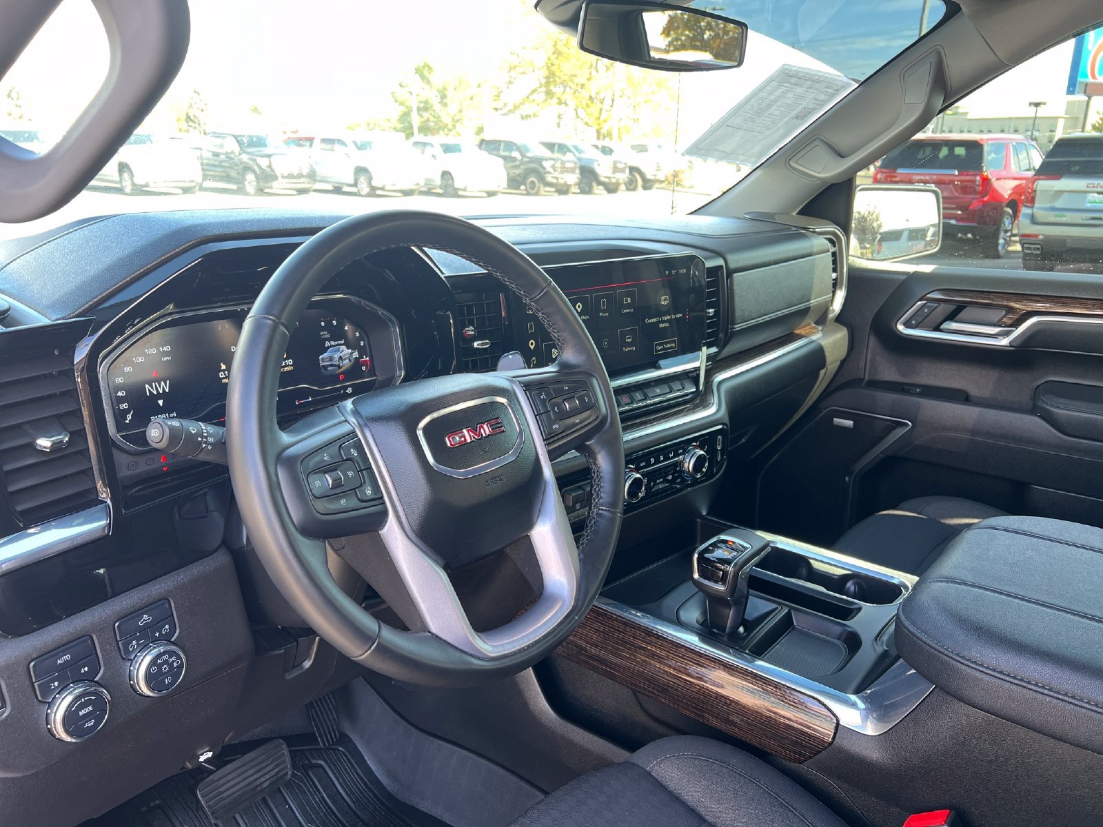 Used 2025 GMC Sierra 1500 Elevation w/ Preferred Package AWD/4WD image 34