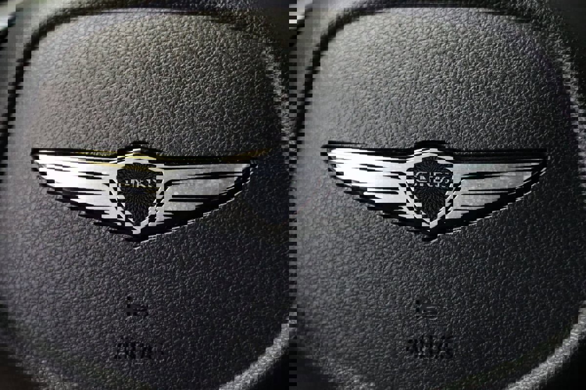 Used 2024 Genesis G70 2.5T image 14