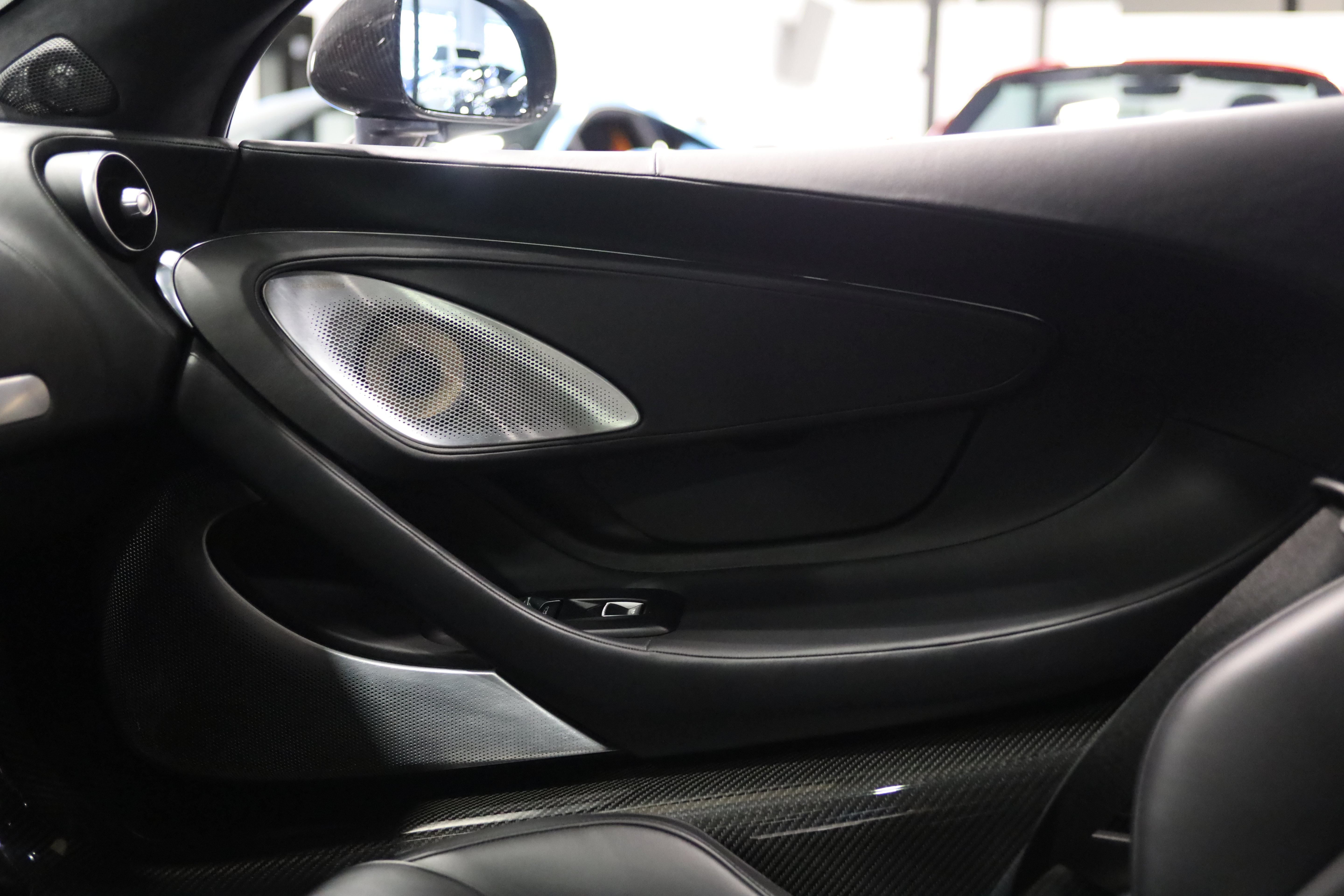 Used 2023 McLaren GT RWD image 36