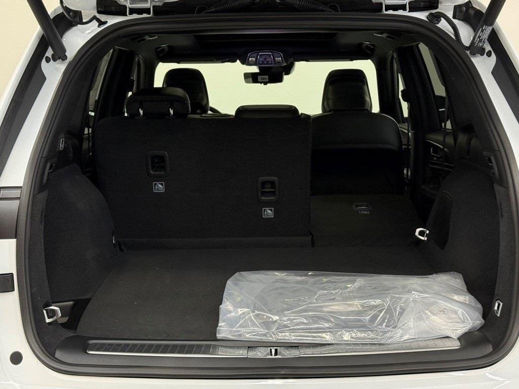 New 2025 Jeep Grand Cherokee Overland w/ Adv Protech Group III image 9