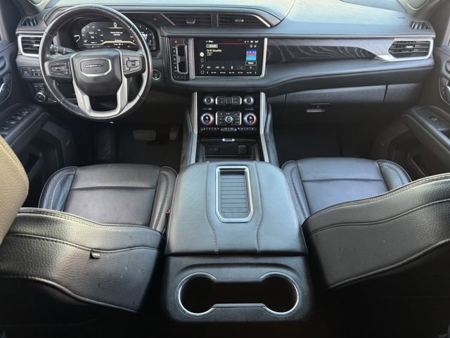 Used 2022 GMC Yukon XL Denali image 12