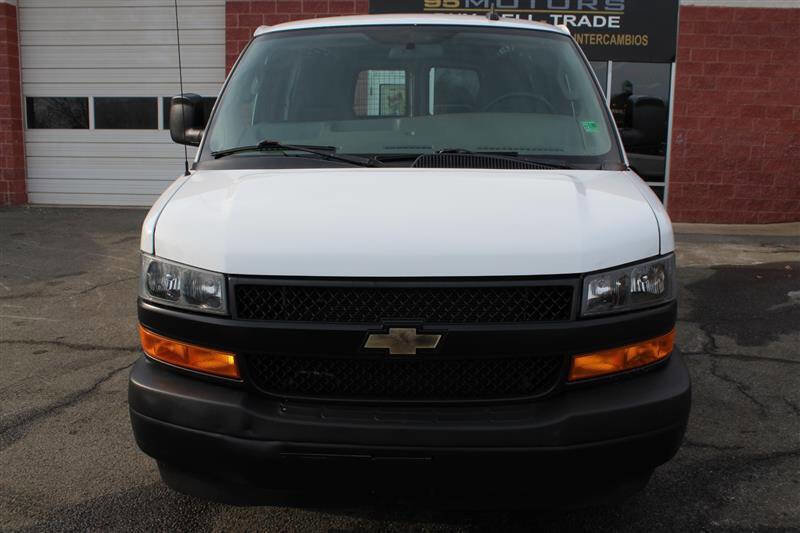Used 2022 Chevrolet Express 2500 w/ Driver Convenience Package image 5