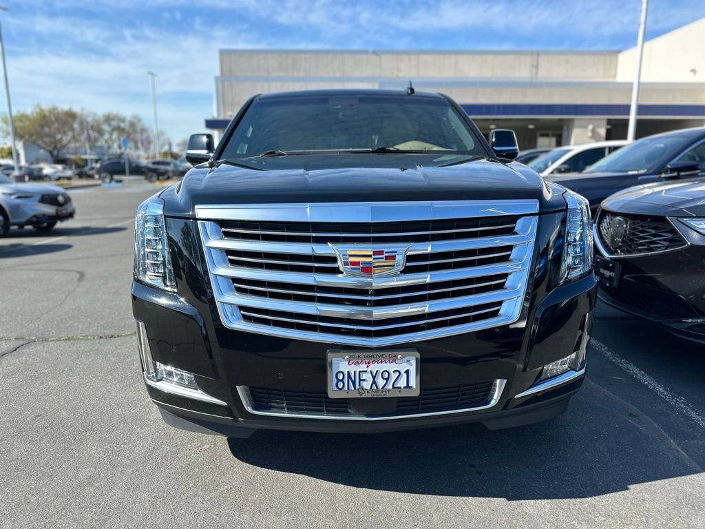 Used 2019 Cadillac Escalade Platinum image 2