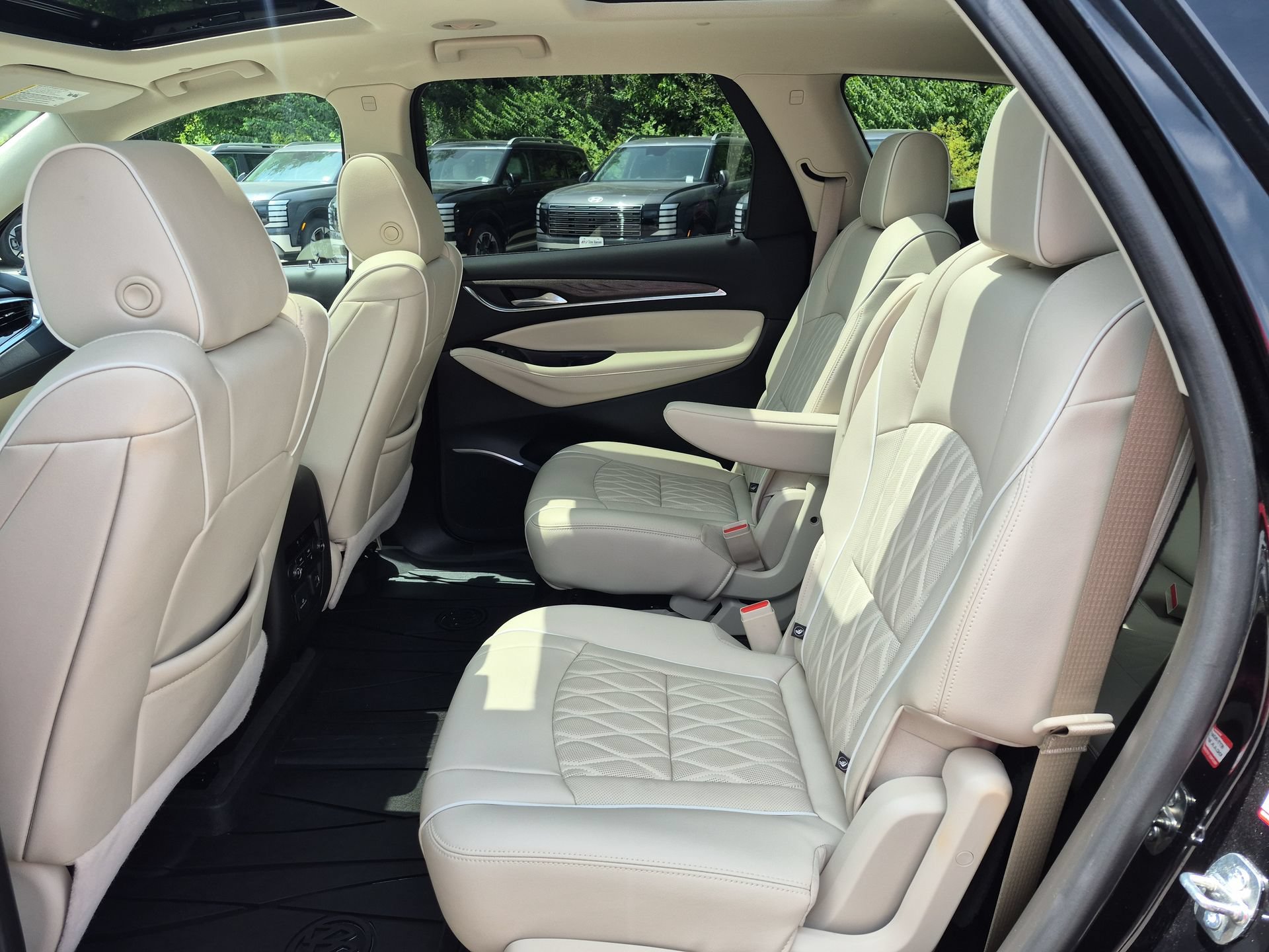 Certified 2022 Buick Enclave Avenir w/ Avenir Technology Package AWD/4WD image 27