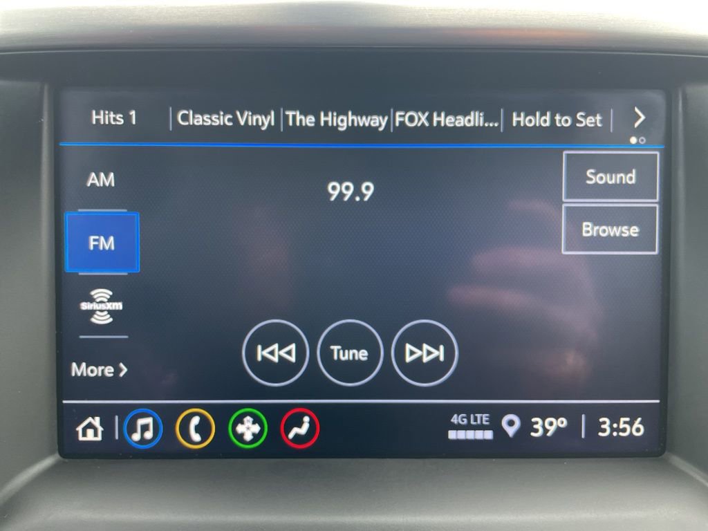 Used 2023 GMC Acadia SLE image 18