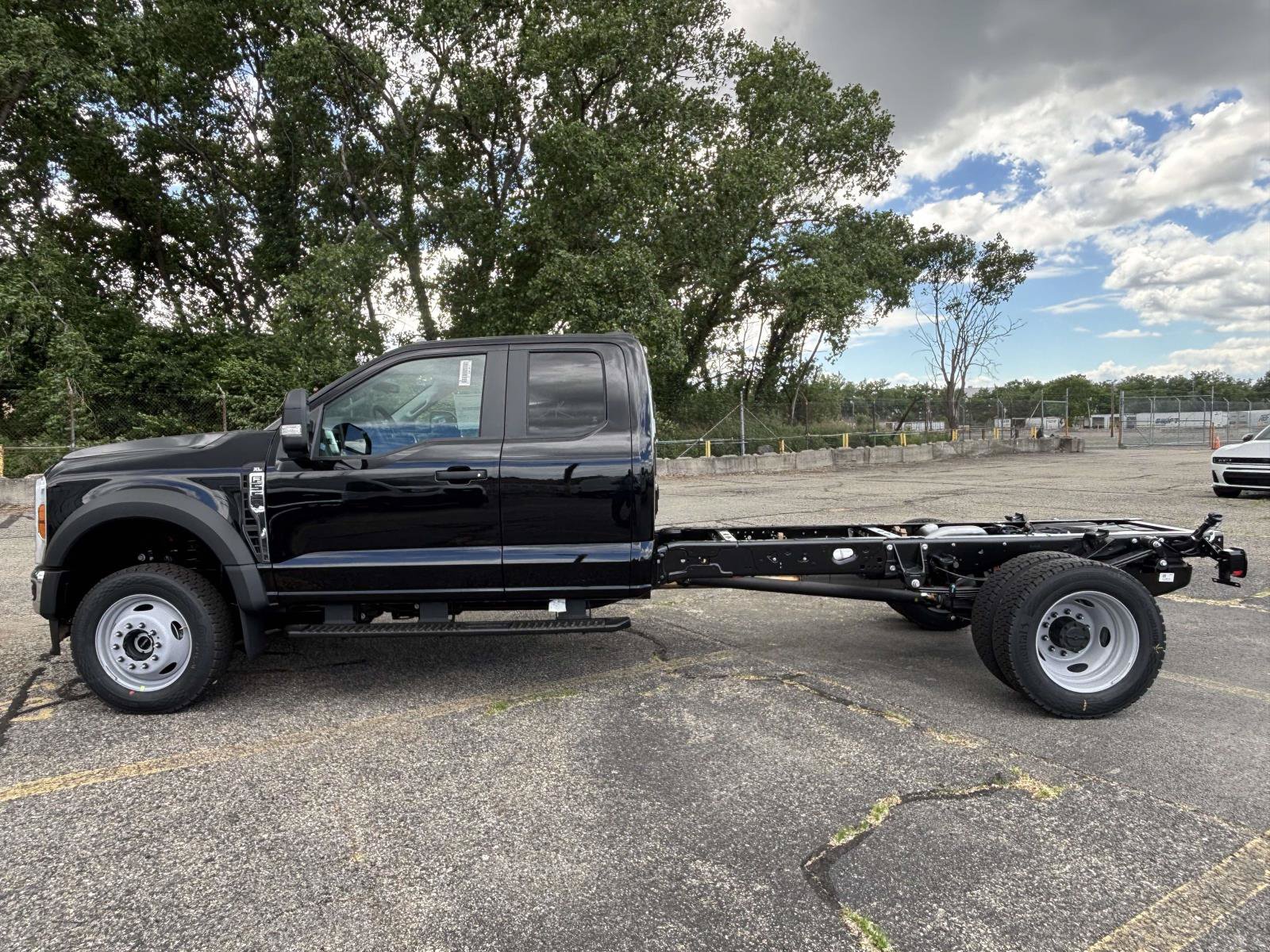 New 2026 Ford F550 4x4 Supercab Super Duty image 2