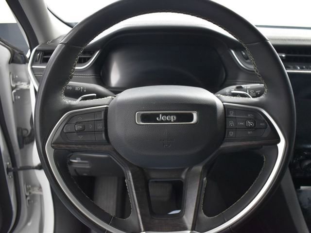 Used 2023 Jeep Grand Cherokee Limited w/ Black Appearance Package image 17