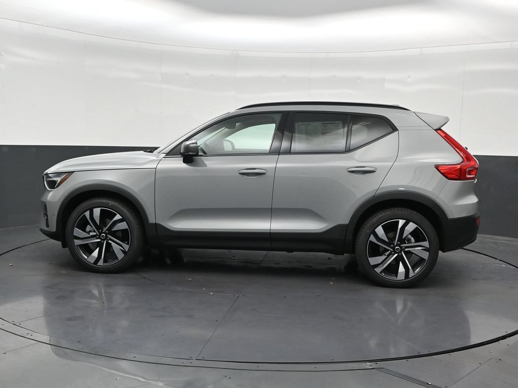 New 2026 Volvo XC40 B5 Plus w/ Protection Package Premier AWD/4WD image 2