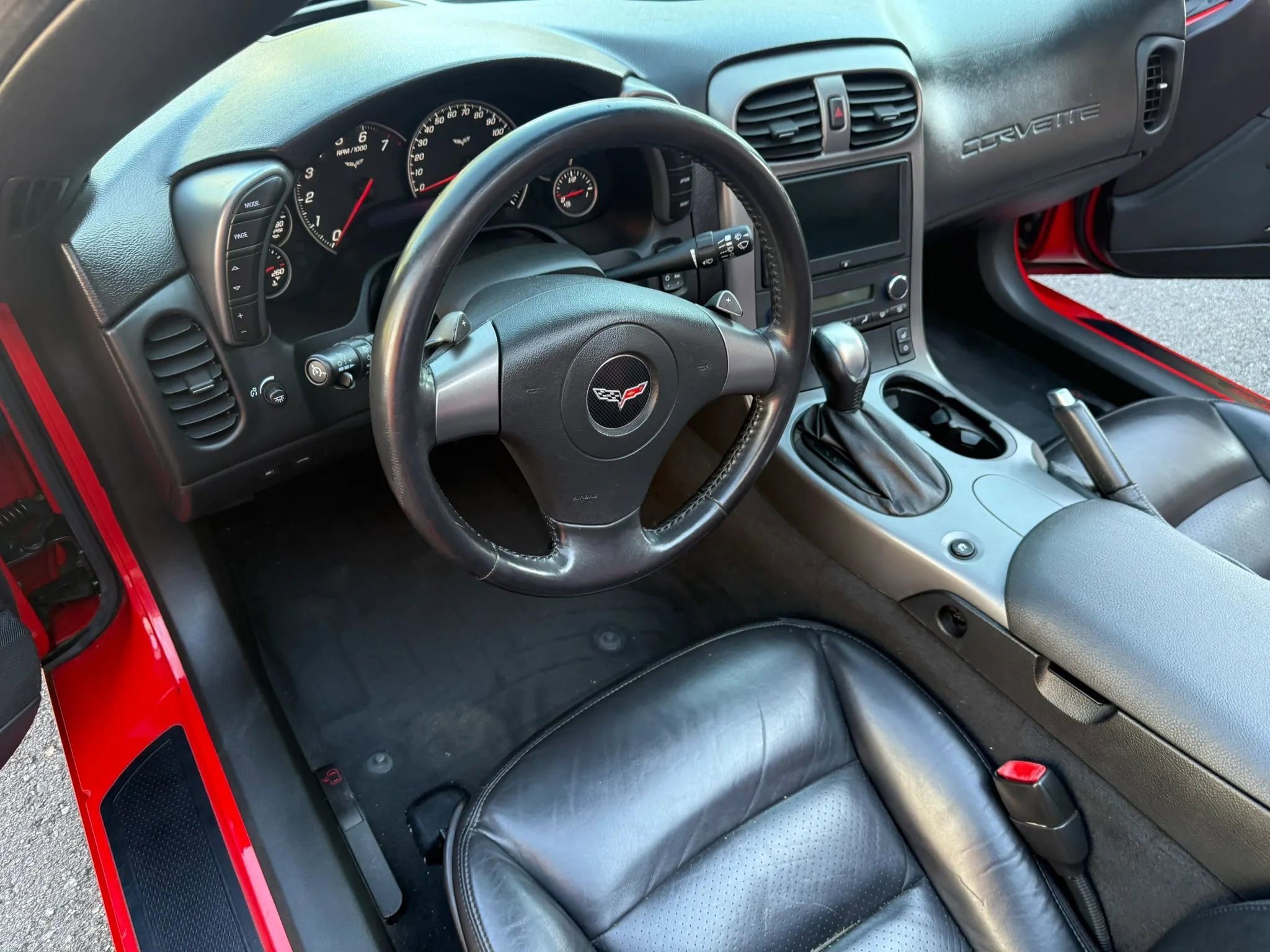 Used 2006 Chevrolet Corvette Convertible w/ Preferred Equipment Group RWD image 21