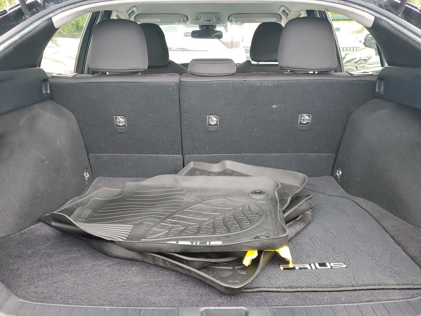 Used 2020 Toyota Prius LE image 14