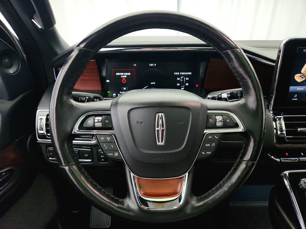 Used 2020 Lincoln Navigator L Reserve w/ Equipment Group 208A Reserve AWD/4WD image 15