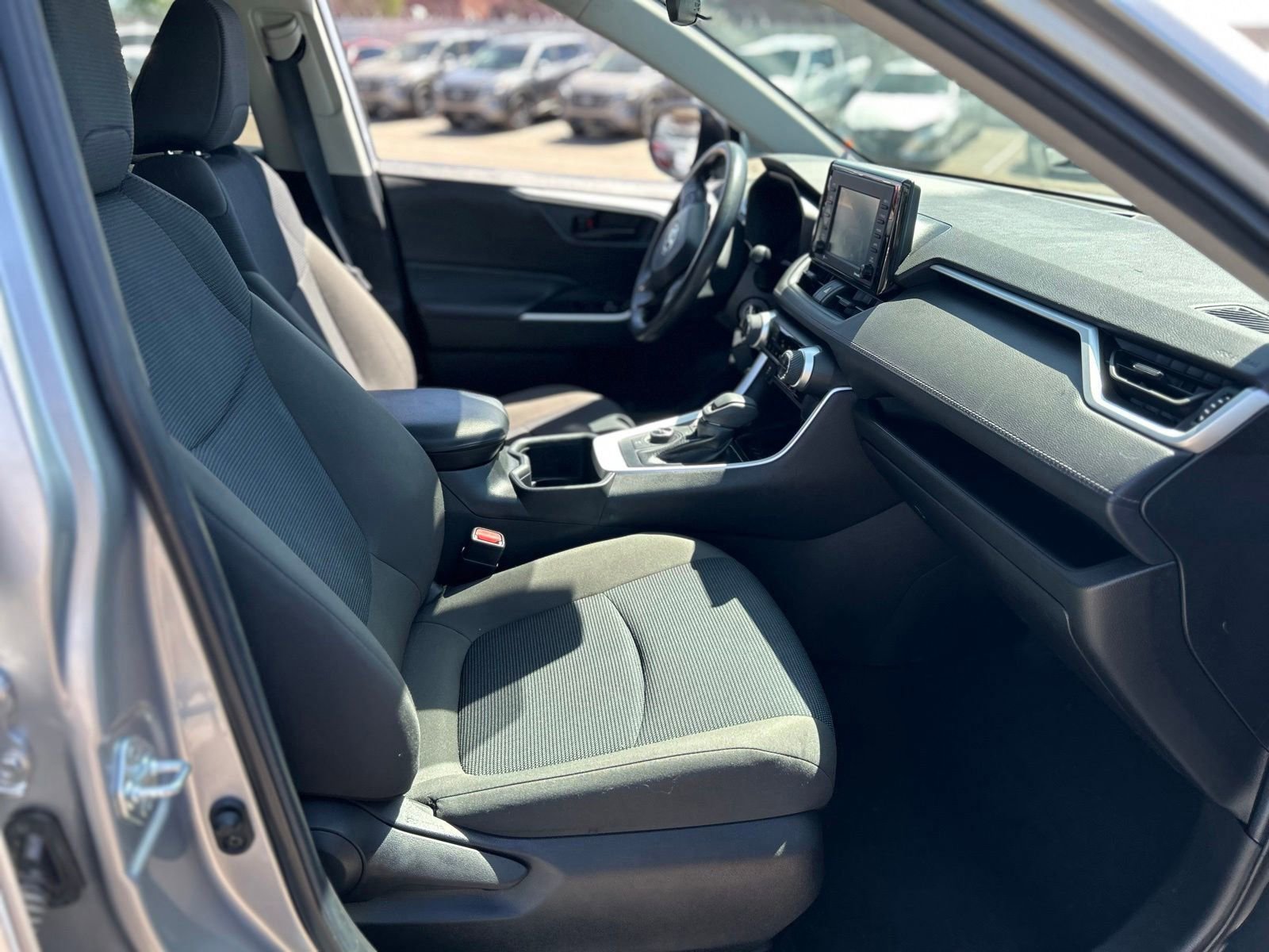 Used 2022 Toyota RAV4 LE AWD/4WD image 10