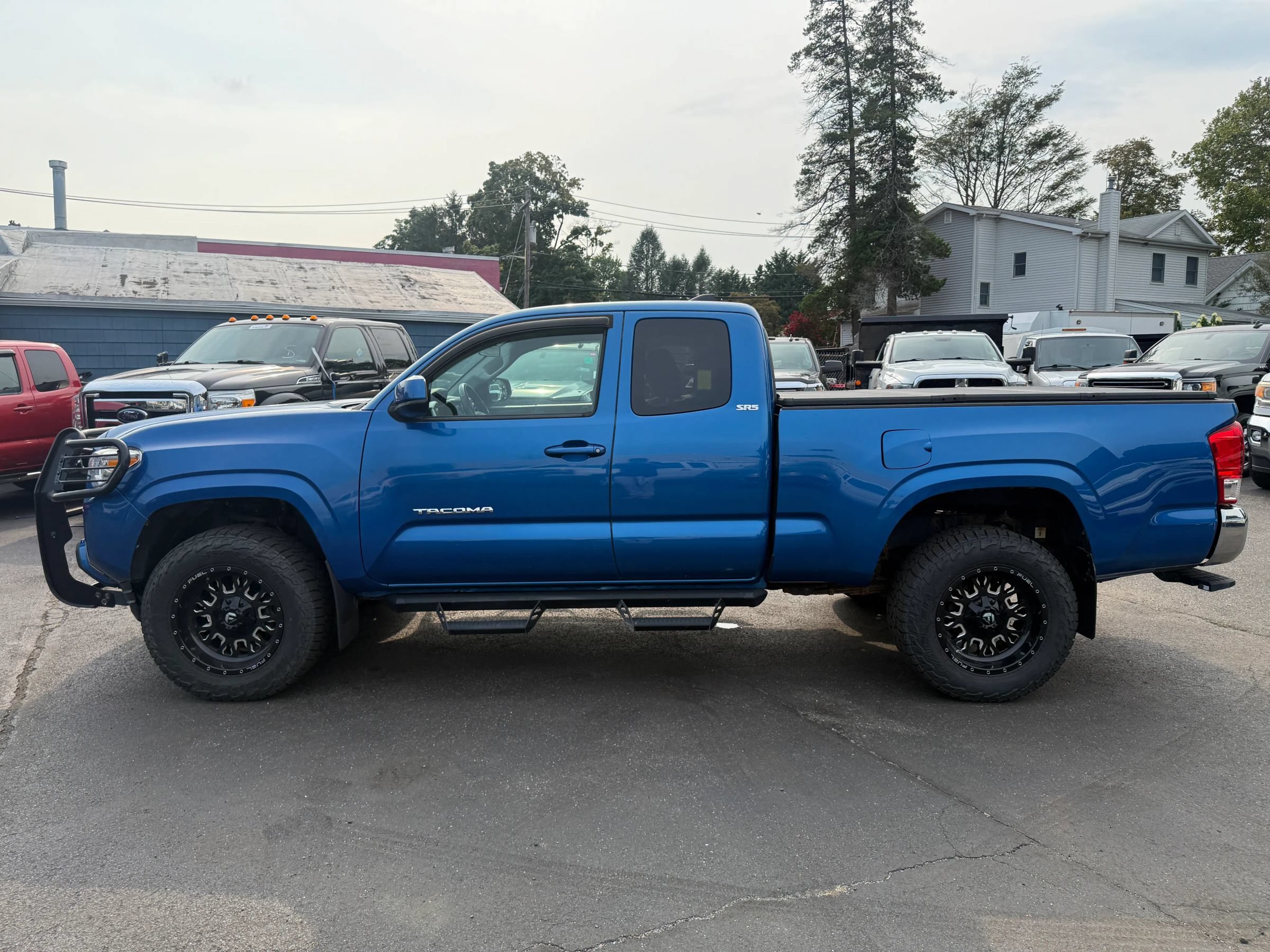 Used 2016 Toyota Tacoma SR5 w/ Towing Package AWD/4WD image 10