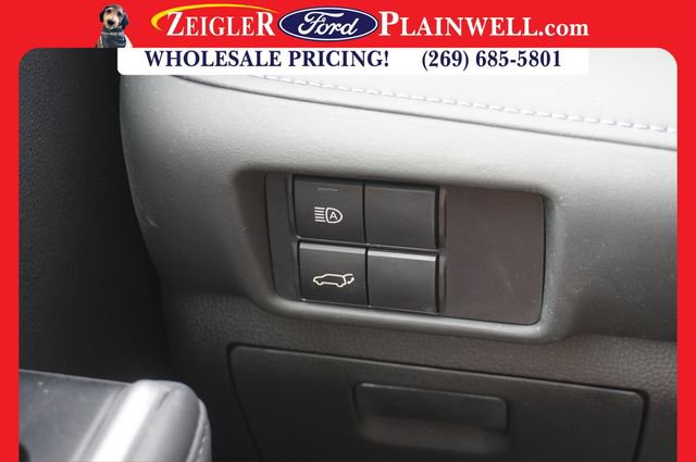 Used 2023 Toyota Highlander XLE image 32