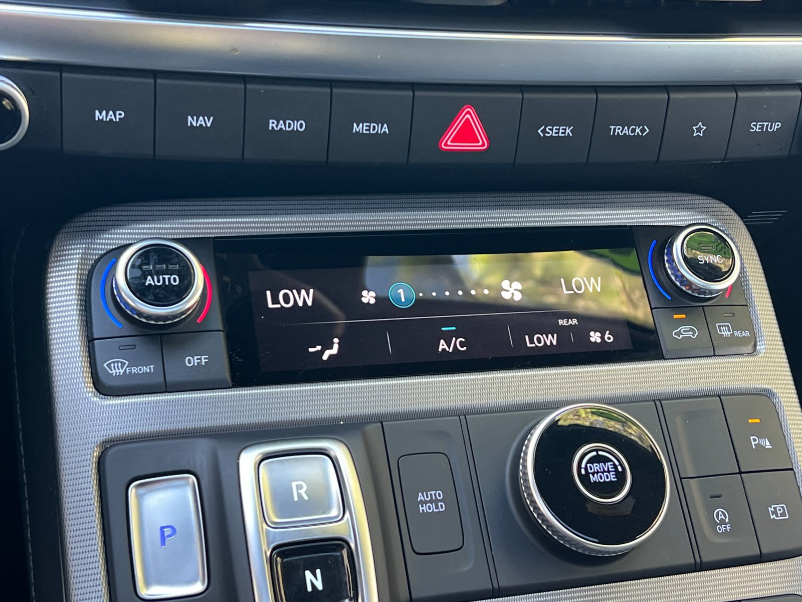 Used 2025 Hyundai Palisade Calligraphy FWD image 21