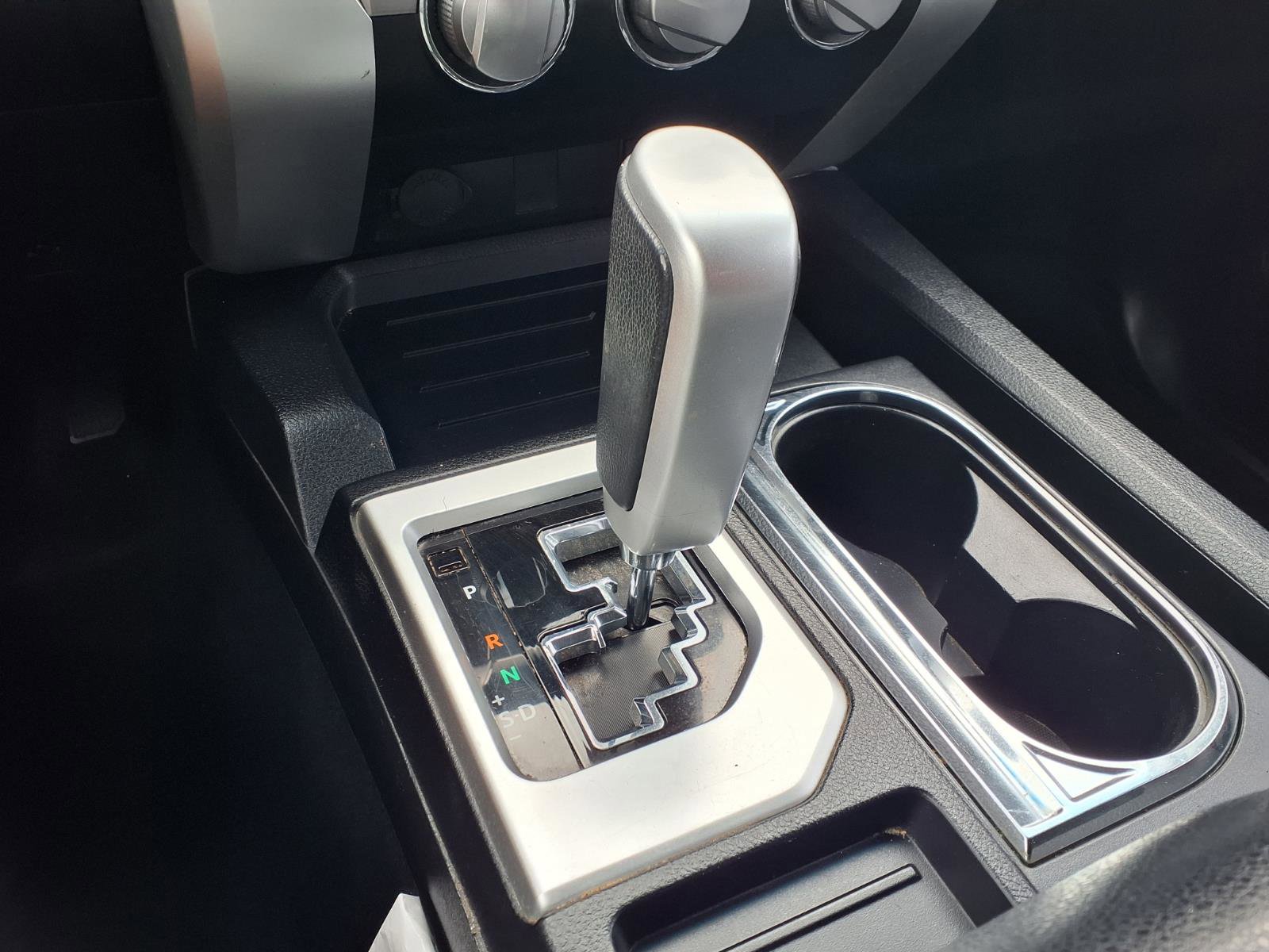 Used 2016 Toyota Tundra SR5 w/ SR5 Upgrade Package RWD image 17