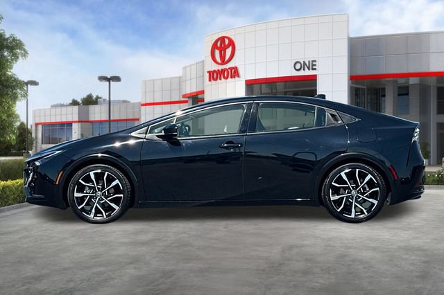 Used 2025 Toyota Prius Plug-In Hybrid FWD image 8