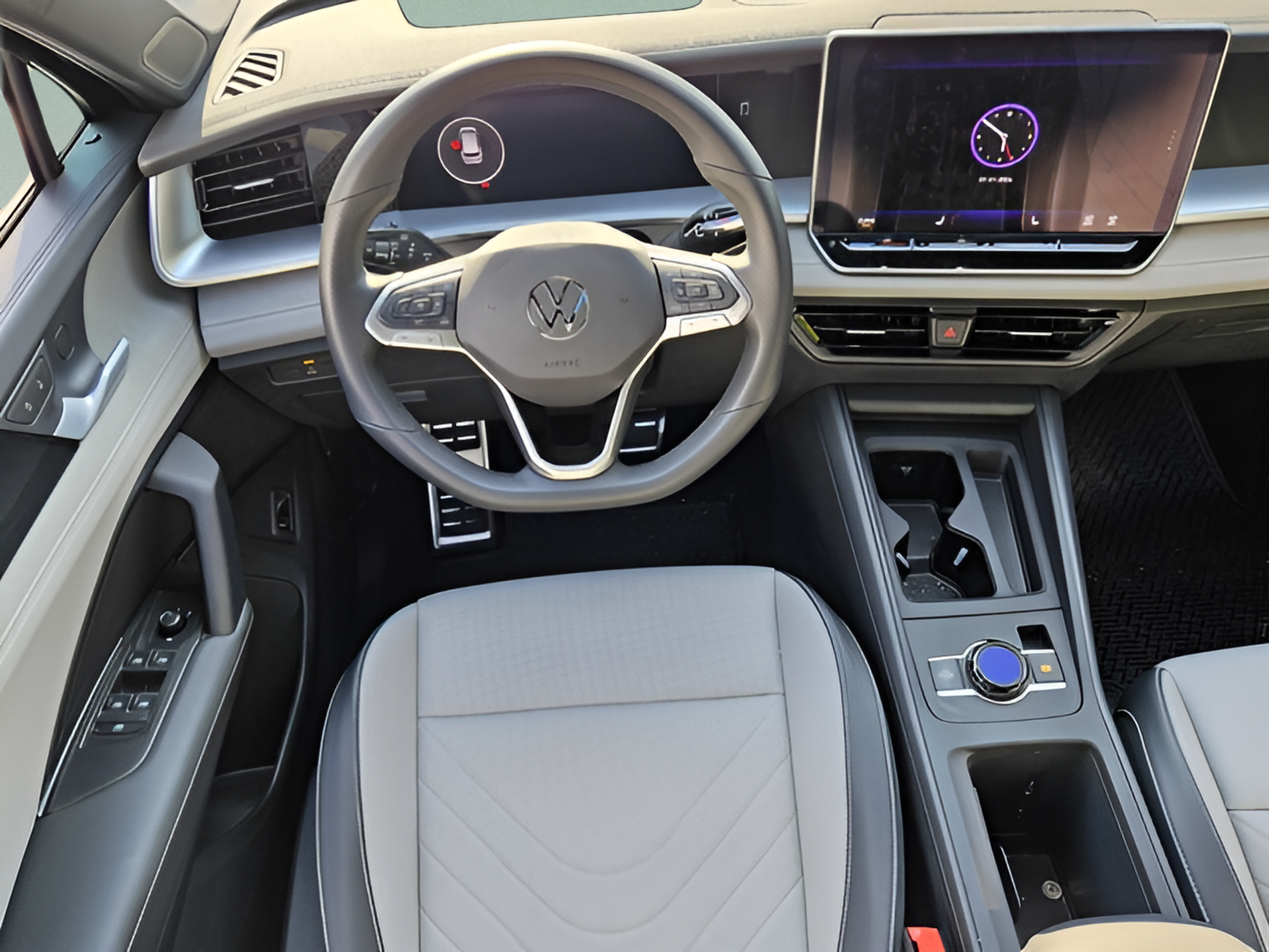 Certified 2026 Volkswagen Tiguan SE R-Line AWD/4WD image 11