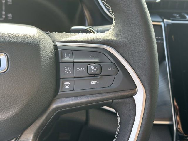 New 2025 Jeep Grand Cherokee L Limited w/ Luxury Tech Group II image 23