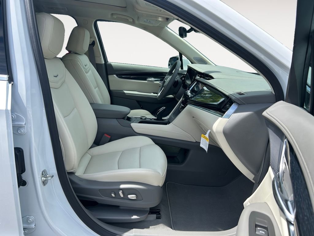 Used 2025 Cadillac XT6 Premium Luxury w/ Technology Package image 10