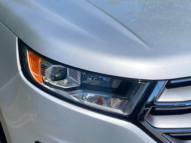Used 2017 Ford Edge Titanium w/ Equipment Group 301A FWD image 4