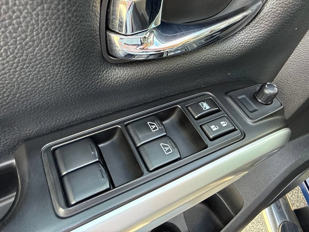 Used 2018 Nissan Titan PRO-4X AWD/4WD image 14