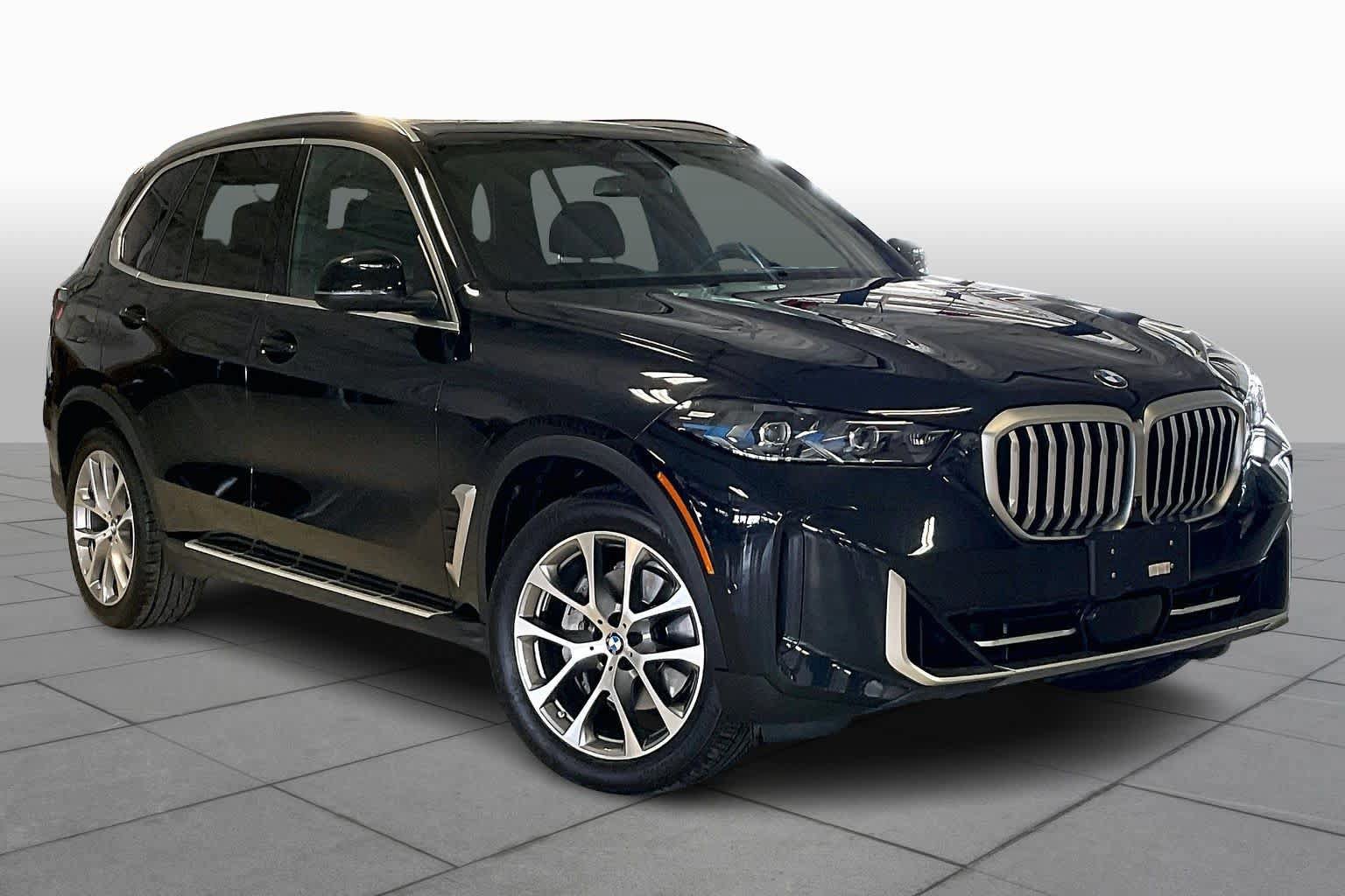 Used 2025 BMW X5 xDrive40i AWD/4WD image 3