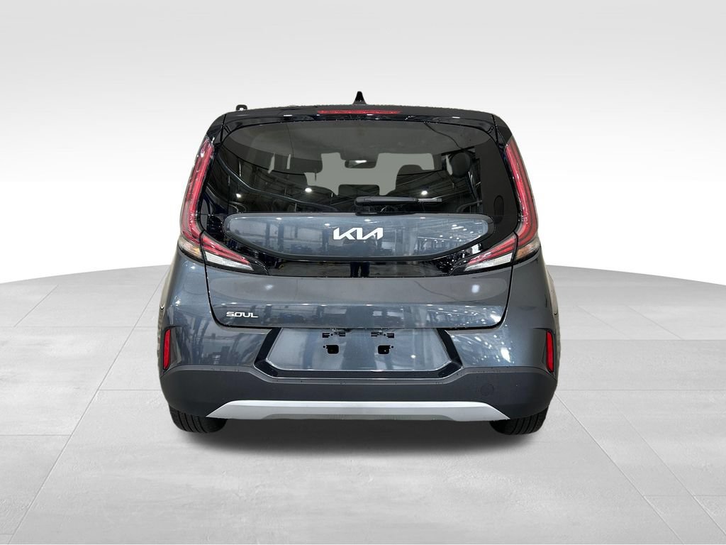 Used 2025 Kia Soul LX w/ LX Technology Package FWD image 4