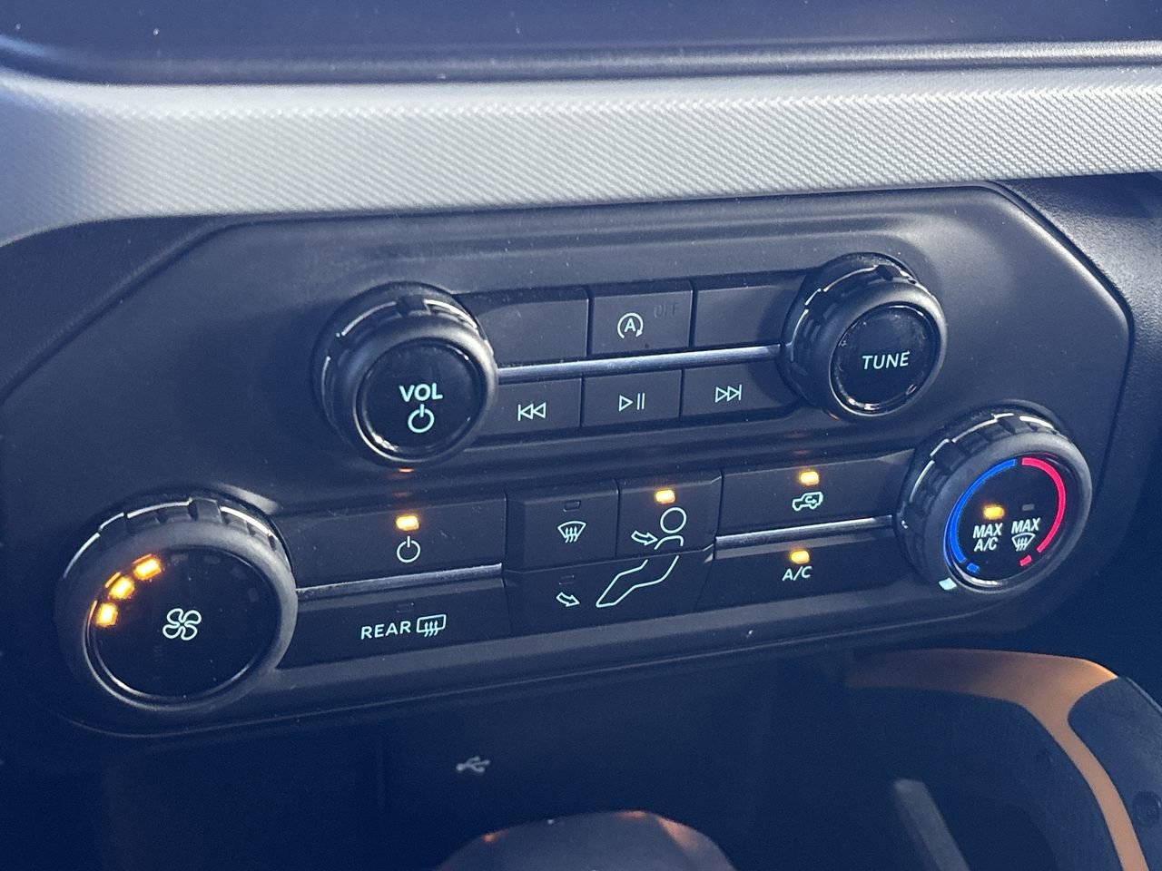 Used 2022 Ford Bronco Badlands image 22