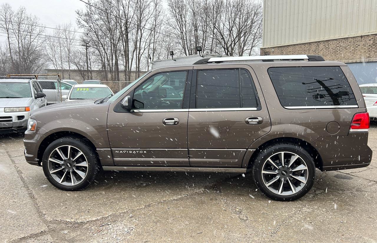 Used 2016 Lincoln Navigator Reserve AWD/4WD image 5