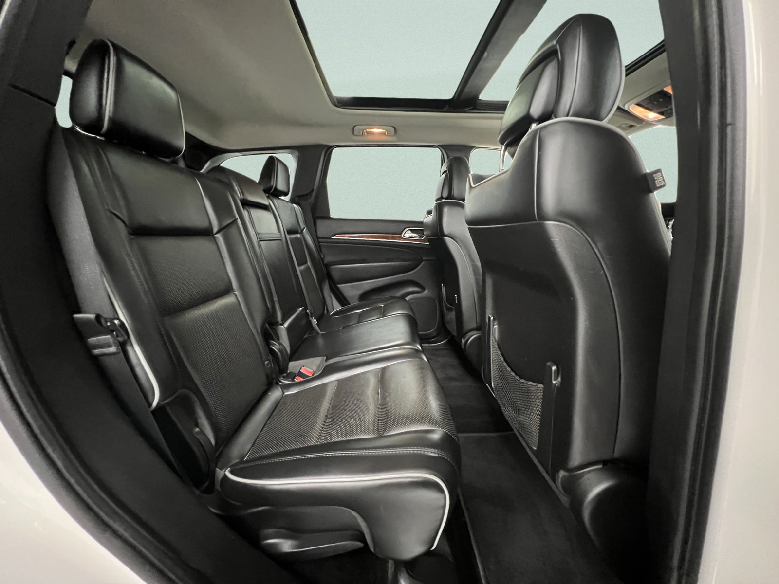 Used 2011 Jeep Grand Cherokee Overland AWD/4WD image 37