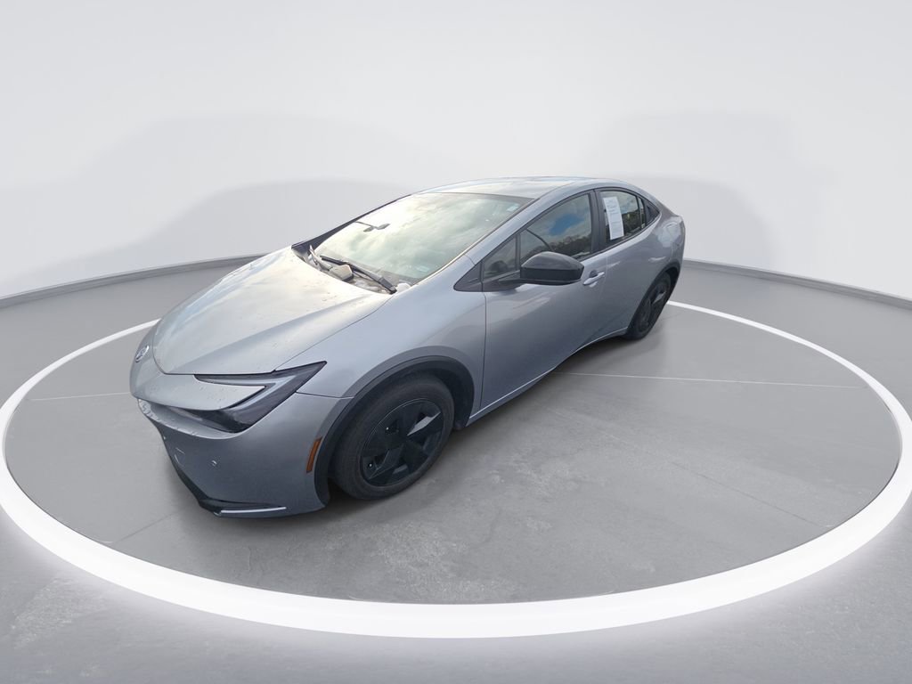 Used 2024 Toyota Prius LE image 4