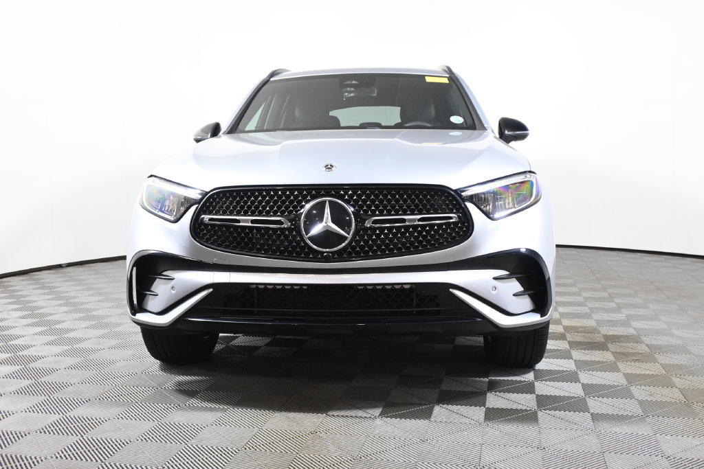 Used 2025 Mercedes-Benz GLC 300 4MATIC image 10