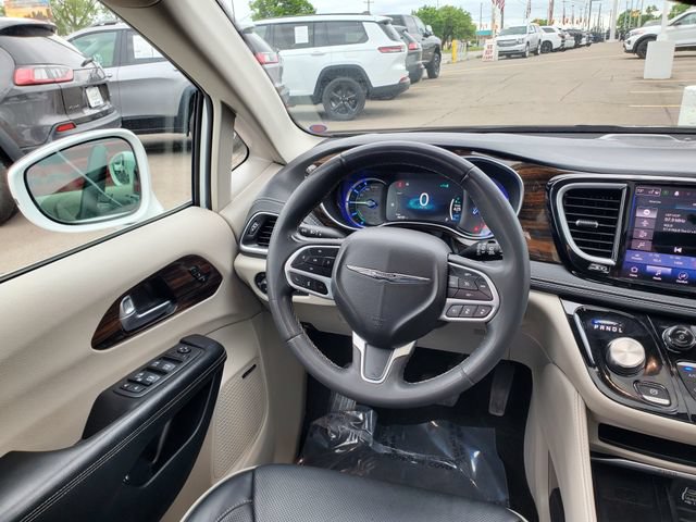 Used 2022 Chrysler Pacifica Limited FWD image 8