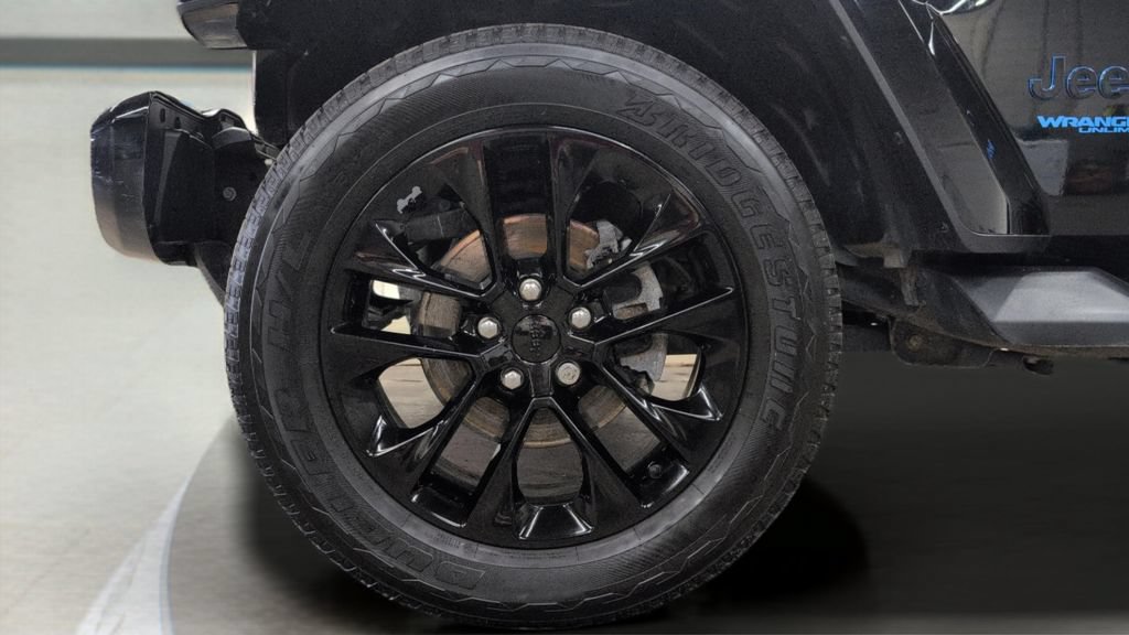 Used 2021 Jeep Wrangler Unlimited Sahara AWD/4WD image 28