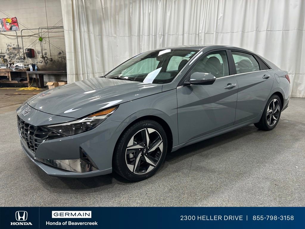 Used 2022 Hyundai Elantra Limited FWD image 4