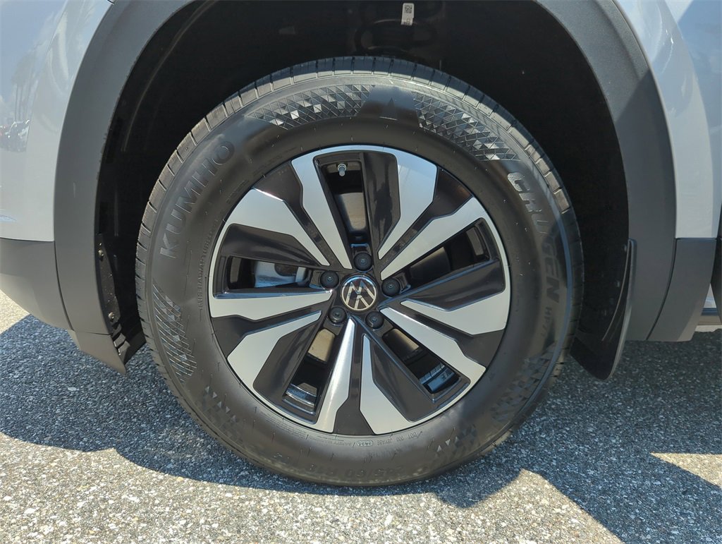 New 2026 Volkswagen Atlas SE image 43