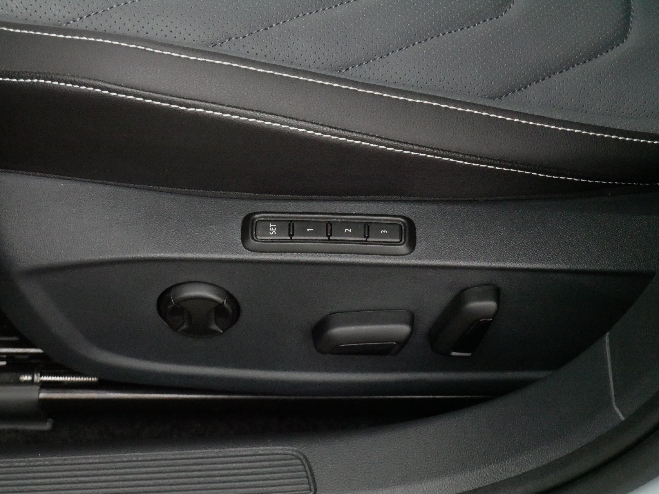 Used 2026 Volkswagen Jetta SEL FWD image 20