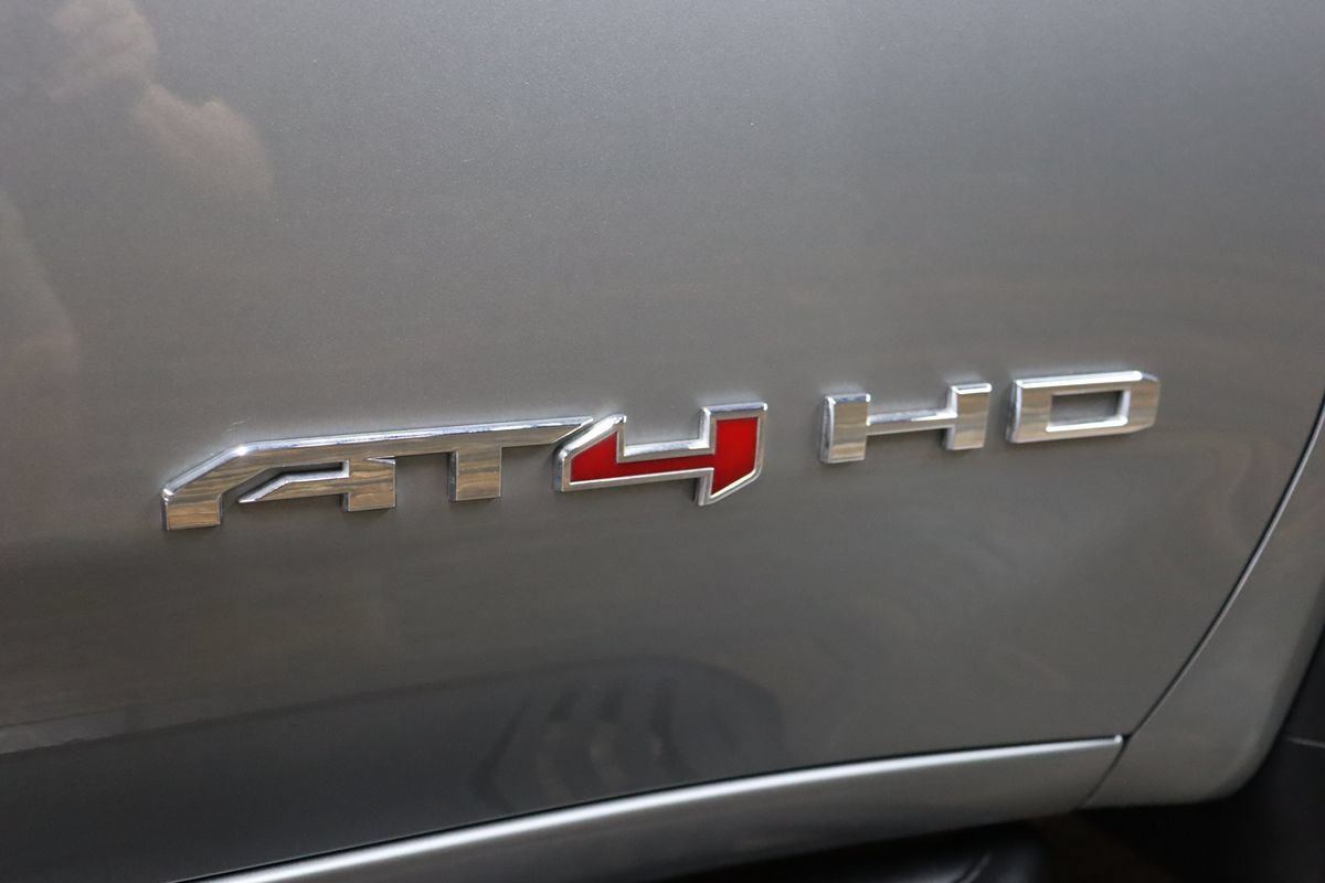 Used 2025 GMC Sierra 2500 AT4 w/ AT4 Preferred Package AWD/4WD image 10
