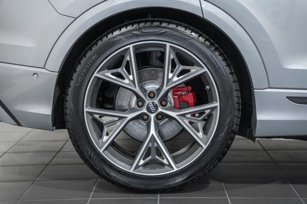 Used 2022 Audi SQ8 Premium Plus w/ Carbon Optic Package image 17