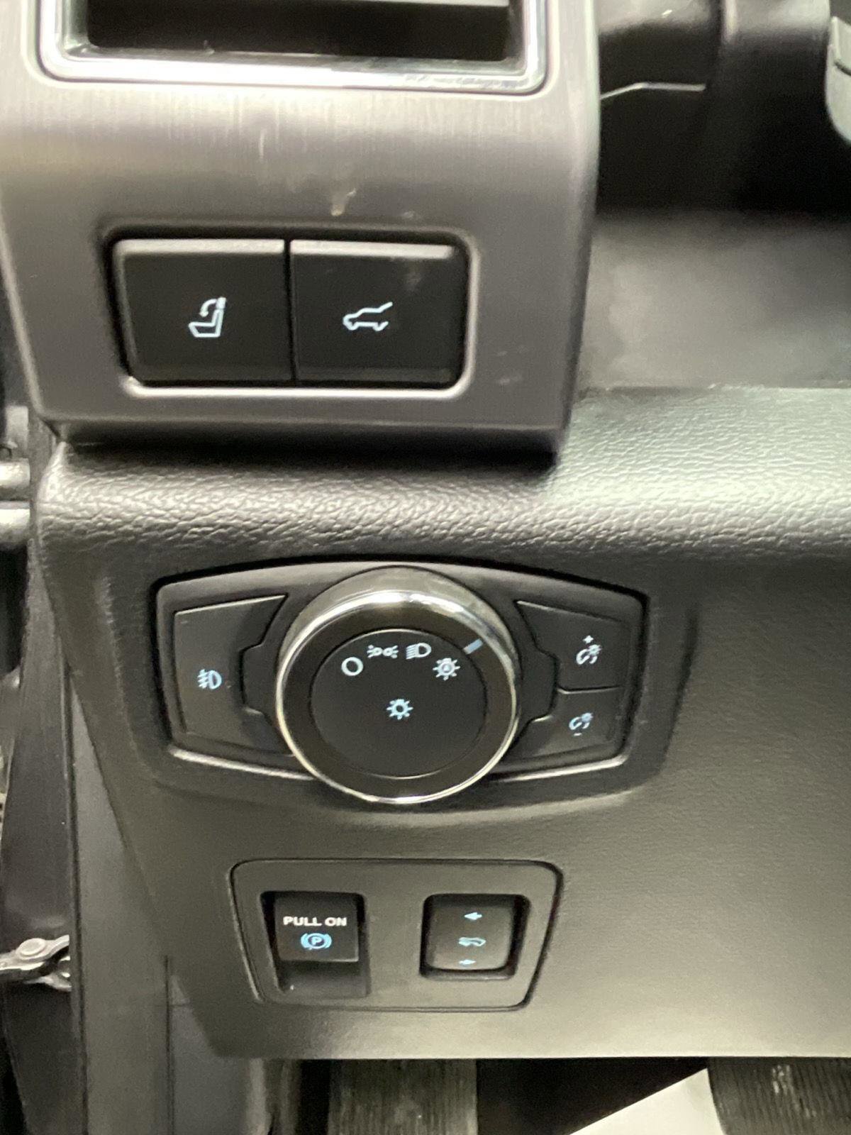 Used 2021 Ford Expedition Platinum image 28