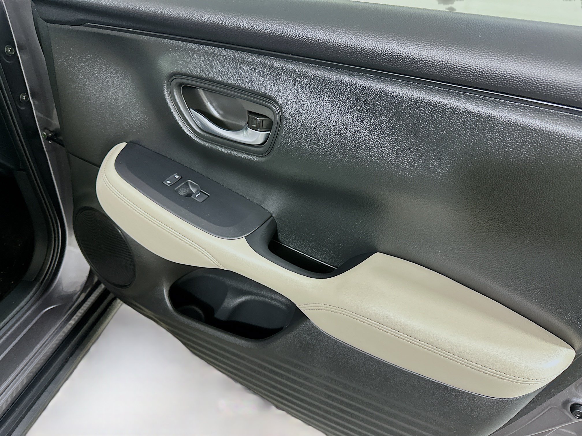 Used 2025 Honda HR-V LX image 30